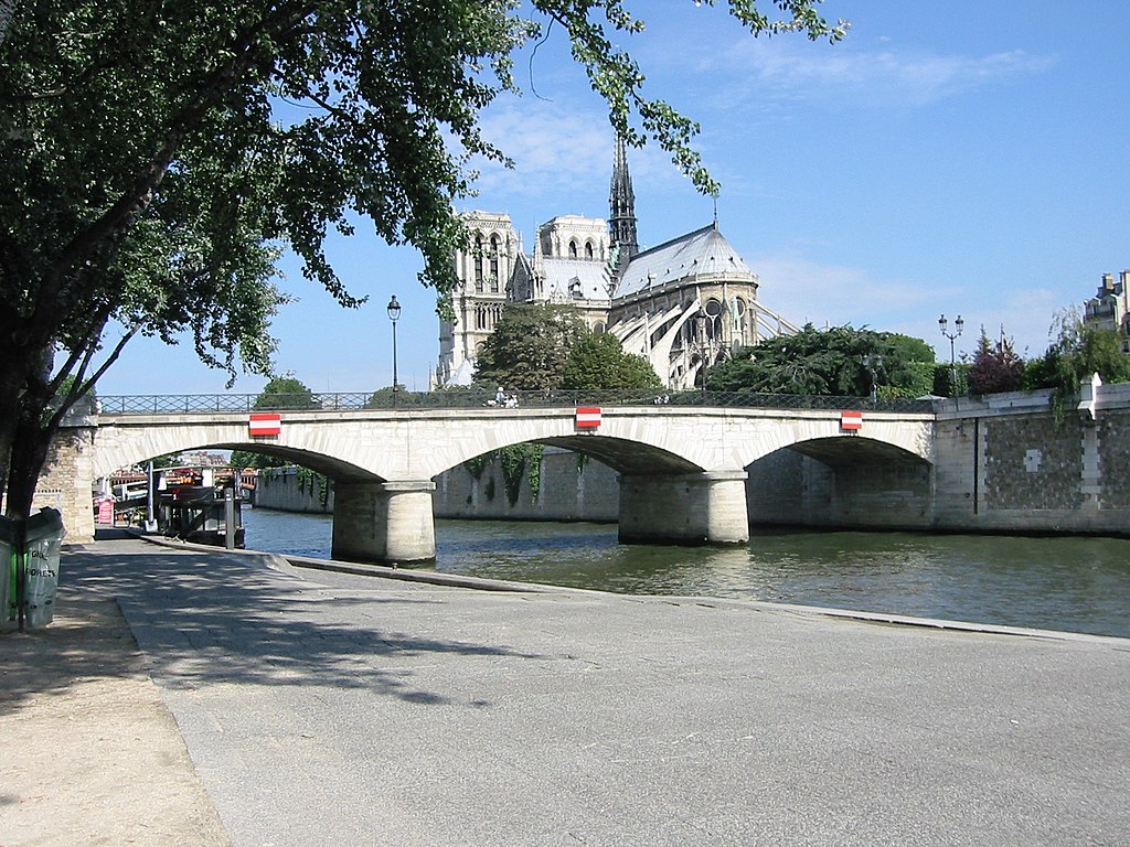 Pont de l’Archevêché, le pont le plus étroit de Paris