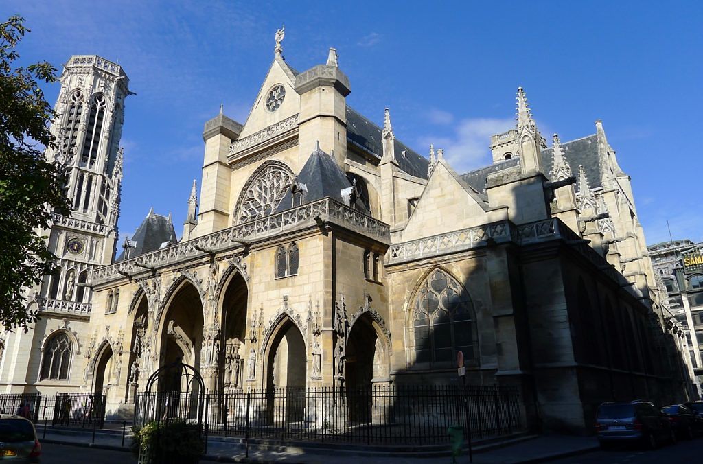 Église Saint-Germain-l’Auxerrois du XIe siècle. Le massacre de la Saint-Barthélemy
