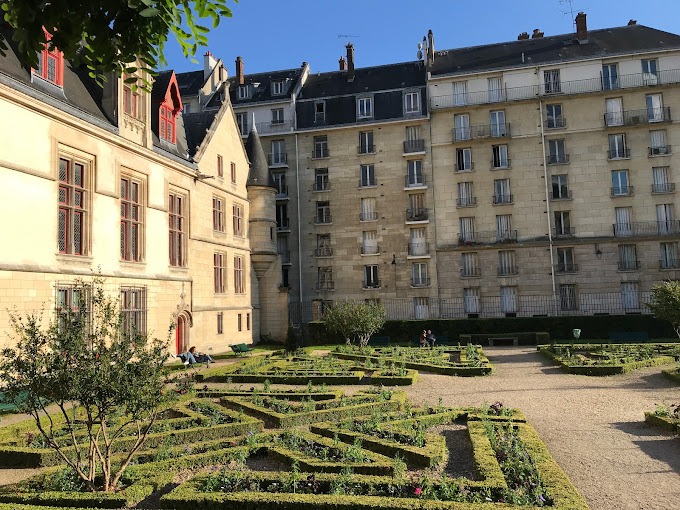 Bibliothèque Forney
