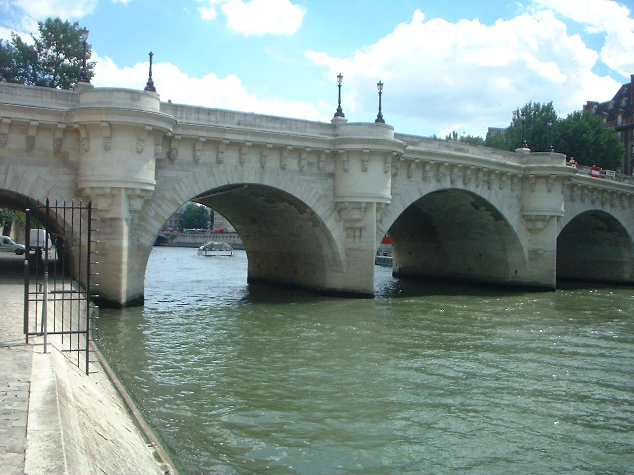 Pont Neuf, le plus ancien pont de Paris toujours en service