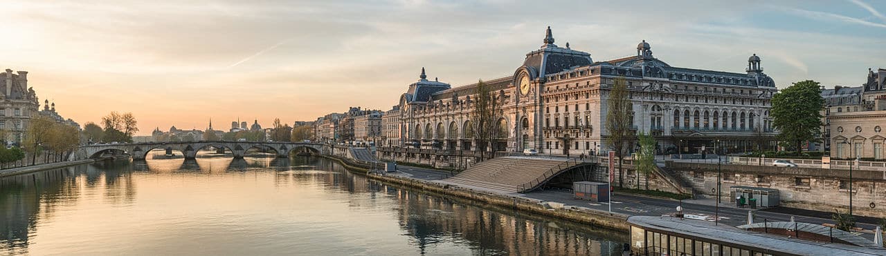 Musée d'Orsay et les peintres impressionnistes dans une ancienne gare