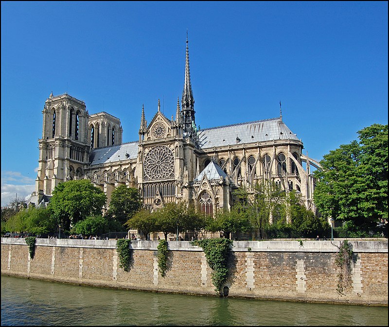Notre-Dame-de-Paris : une cathédrale martyre qui renaîtra en 2024