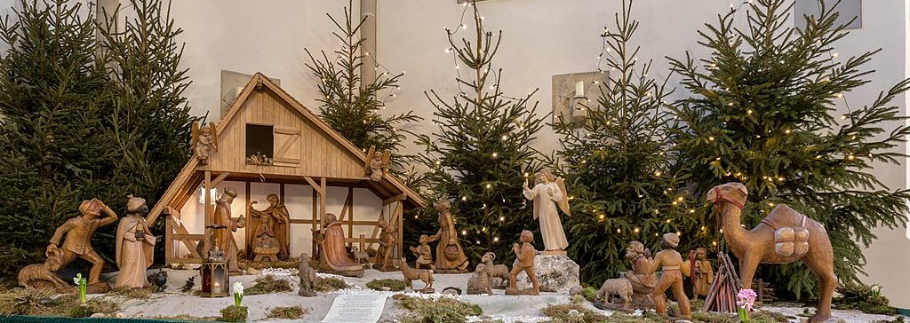 christmas-creche-de-noel-paris
