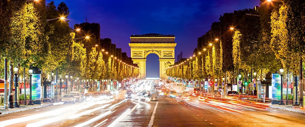 Shopping sur les Champs-Élysées-Champs-elysees-by-night-seen-from-concorde