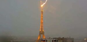 Climat en France-foudre-tour-eiffel-300x147.jpg