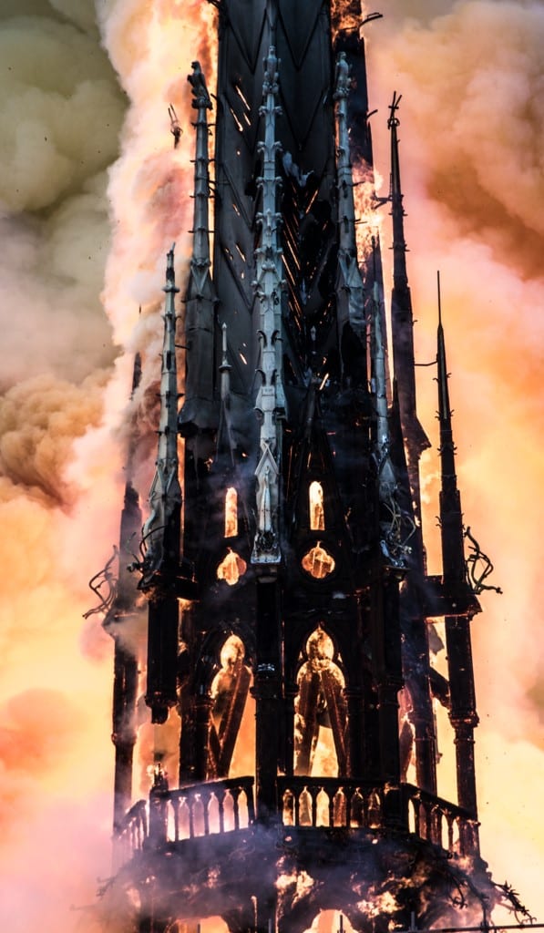 notre-dame-fleche-viollet-leduc-en-feu