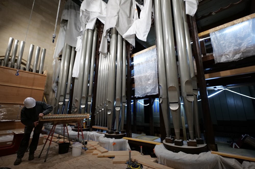 Notre-dame-grand-orgue-atelier-de-reparation