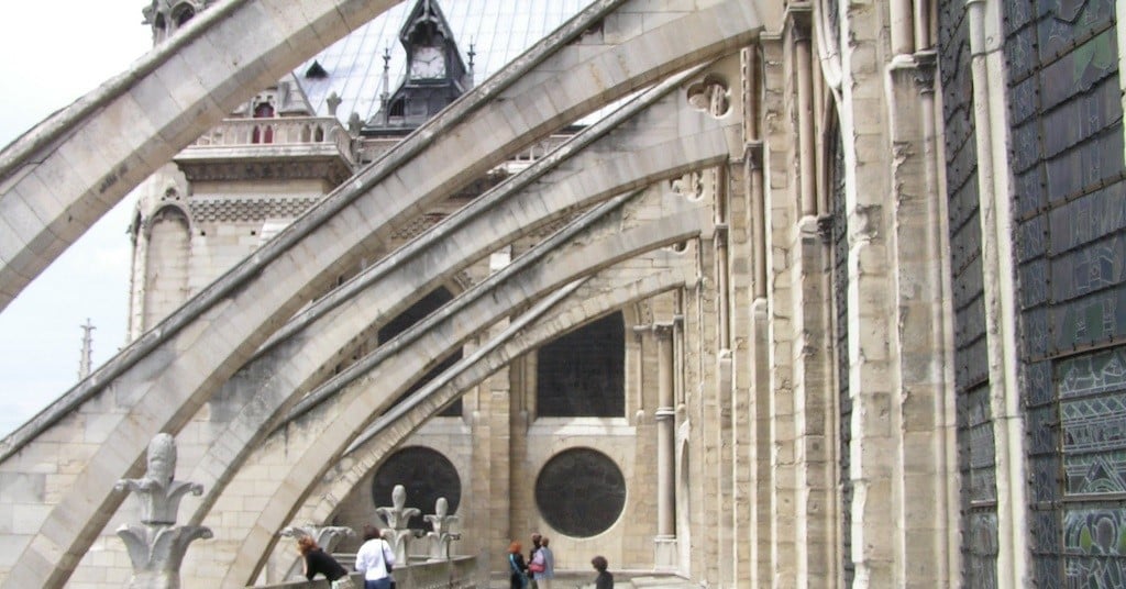 notre-dame-reconstruction-arc-boutants