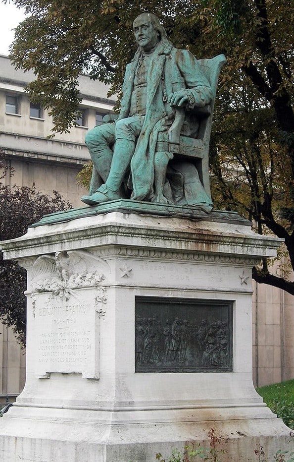 benjamin-franklin-in-paris-statue