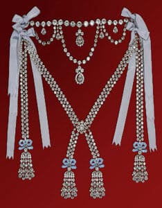 Vol du trésor royal-Collier-de-la-reine-vue-collier-reconstitue-234x300.jpg