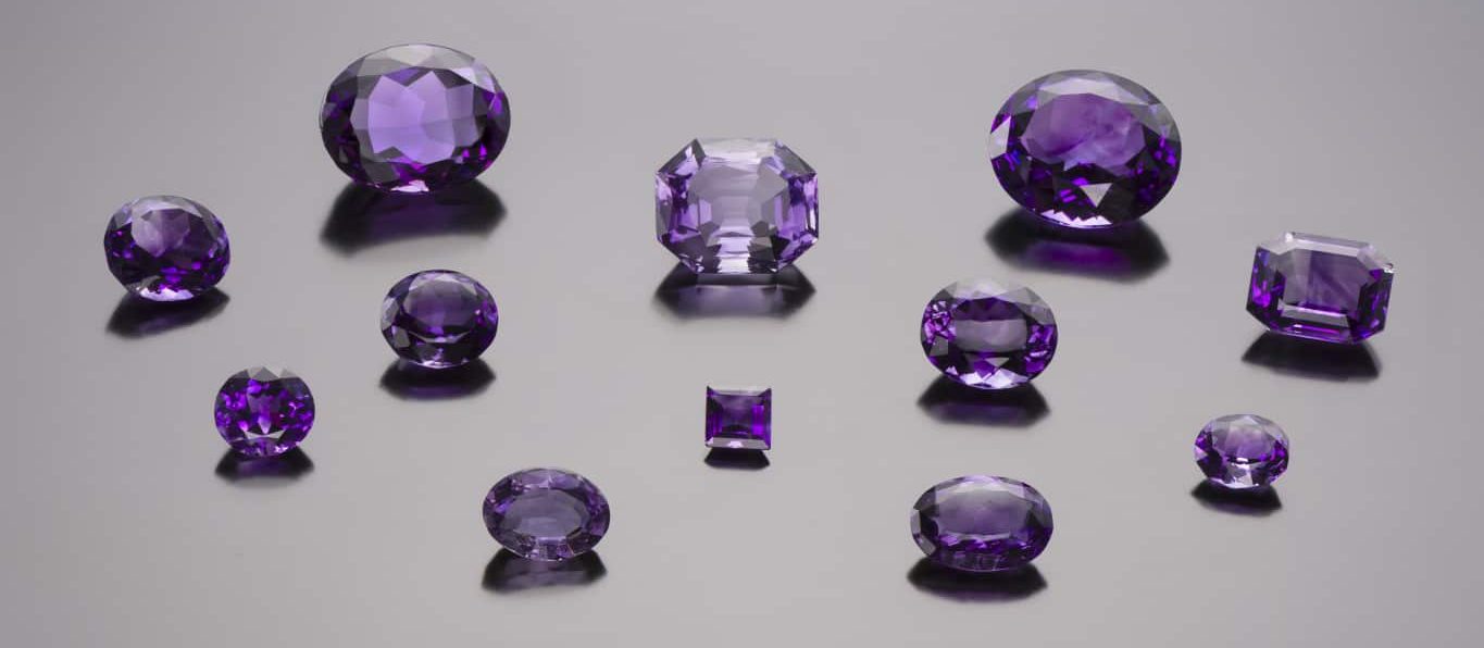 Joyaux-couronne-france-Musee-mines-Selection-amethystes-provenant-ancienne-parure-Imperatrice-Marie-Louise-e1738686571898.jpg
