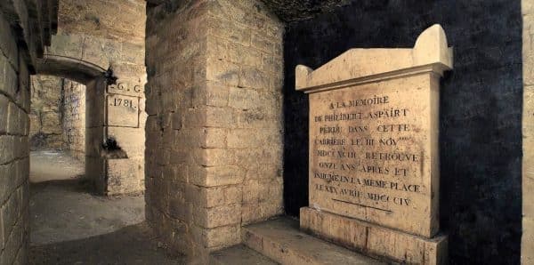 Visiter les catacombes de Paris-Philibert-Aspairt-