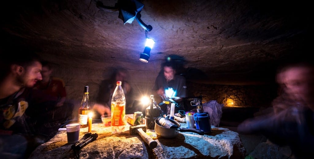 catacombs-catophiles-en-train-de-discuter