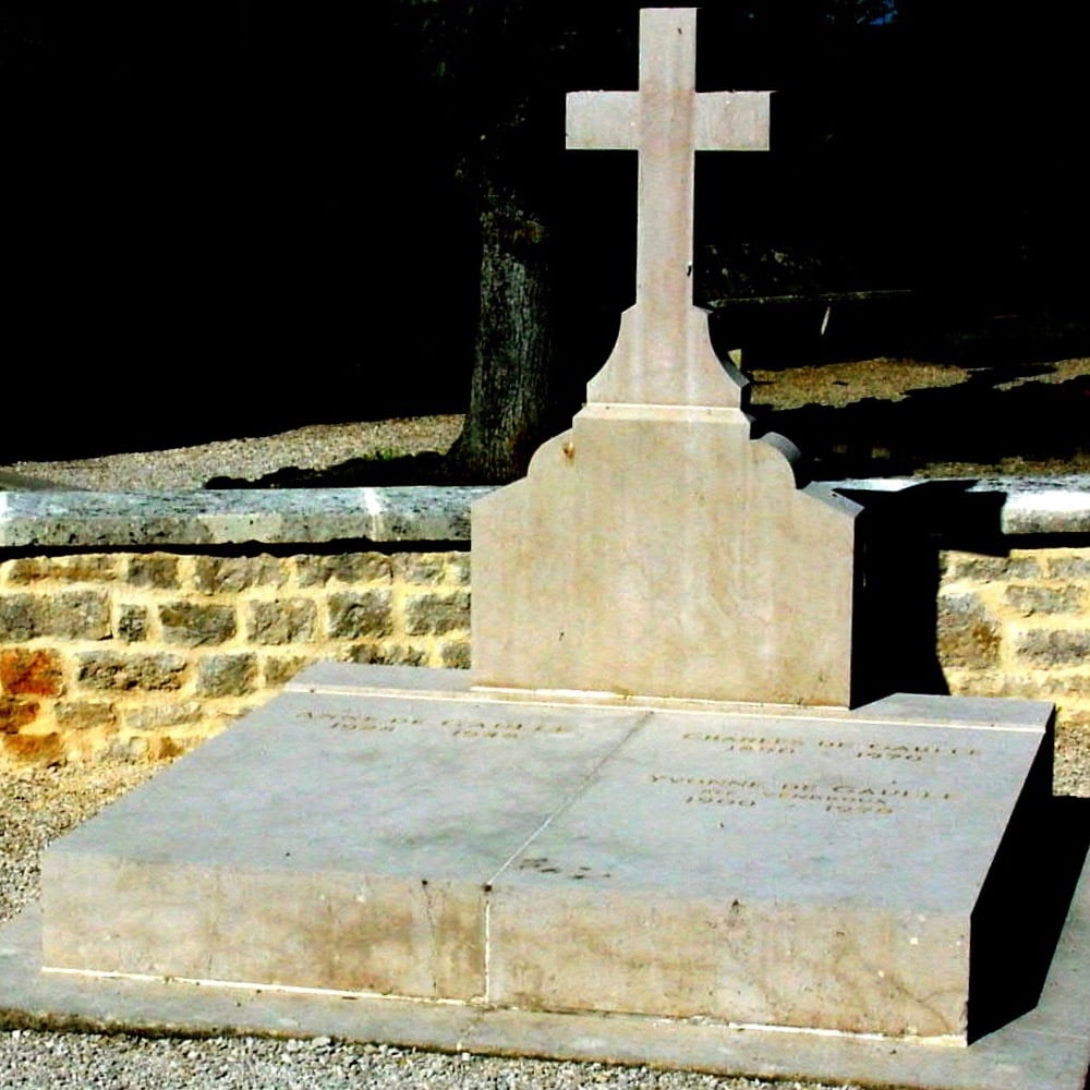 charles-de-gaulle-grave-in-colombey-les-deux-eglises