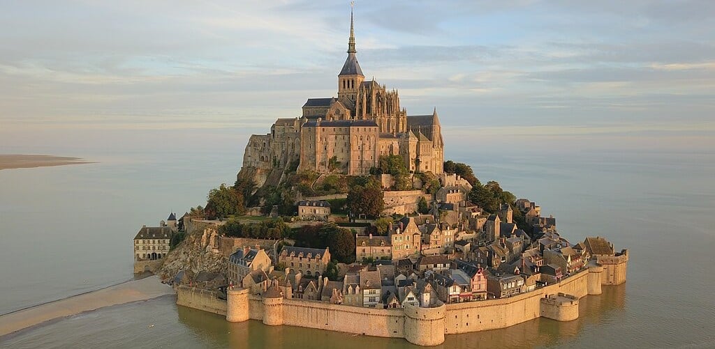 mont-saint-michel-one-day-tour-during-december-2025