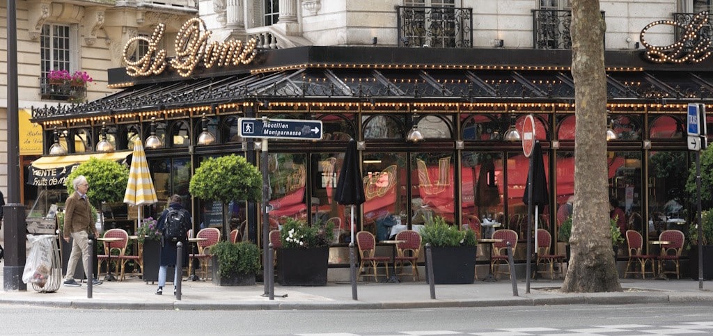 Le-dome-also-a-meeting-place-for-philosophers