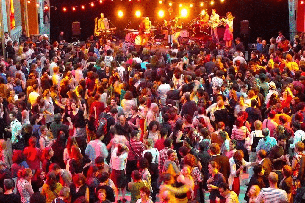 July-14th-in-Paris-popular-bals-in-the-capital