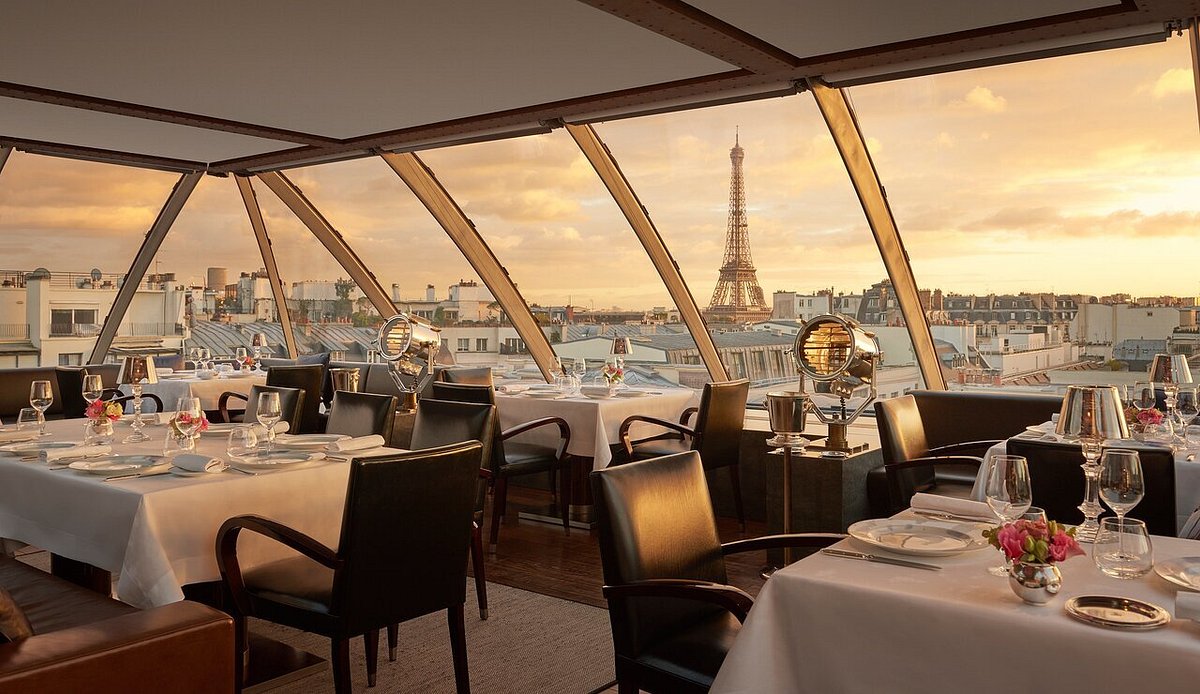 French meals-restaurant-panoramique-avec-vue-sur-tour-eiffel.jpg