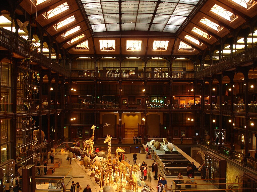 Visiter Paris avec des enfants-grande-galerie-at-jardin-des-plantes.jpg