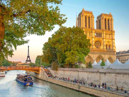 Season to choose-Paris-notre-dame-croisiere.jpg