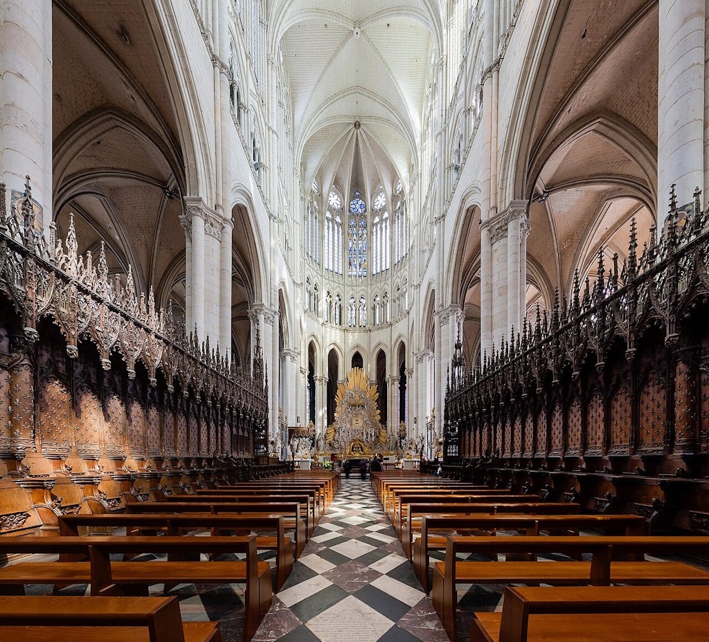 Excursions d'une journée-Amiens-Cathedral_choir.jpg