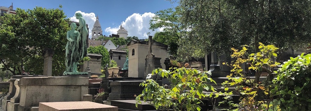 Cimetière Saint-Vincent, pour les habitants de Montmartre, avec vue sur le Sacré-Cœur