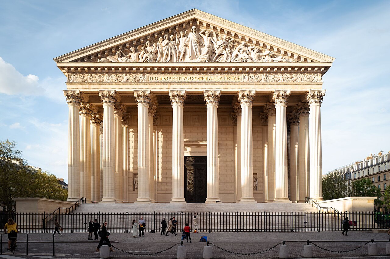 Église de la Madeleine et le Regis College Combined Choirs-Eglise de la Madeleine-facade avant.jpg