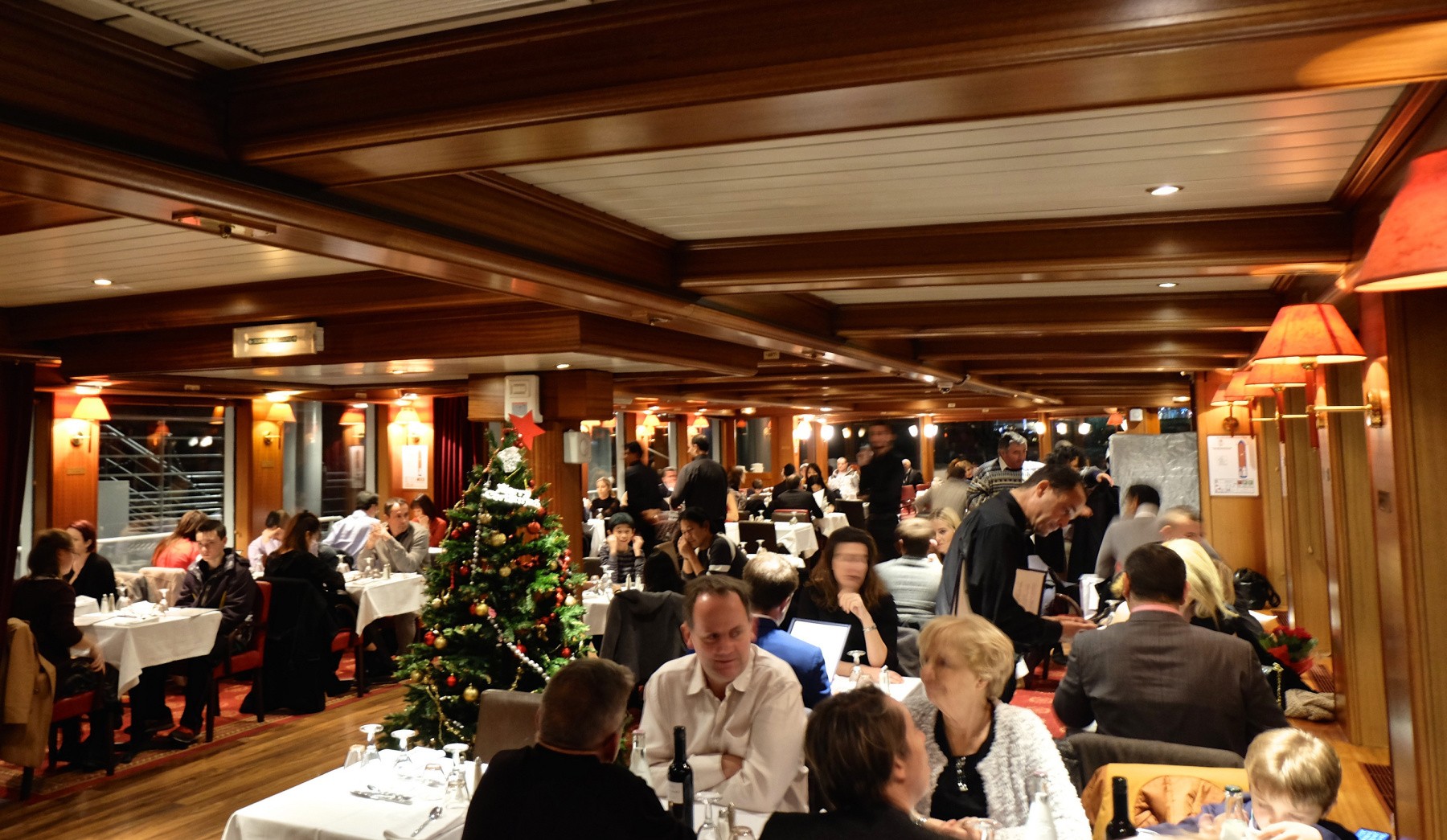 Croisière Capitaine Fracasse expérience gastronomique sur la Seine 