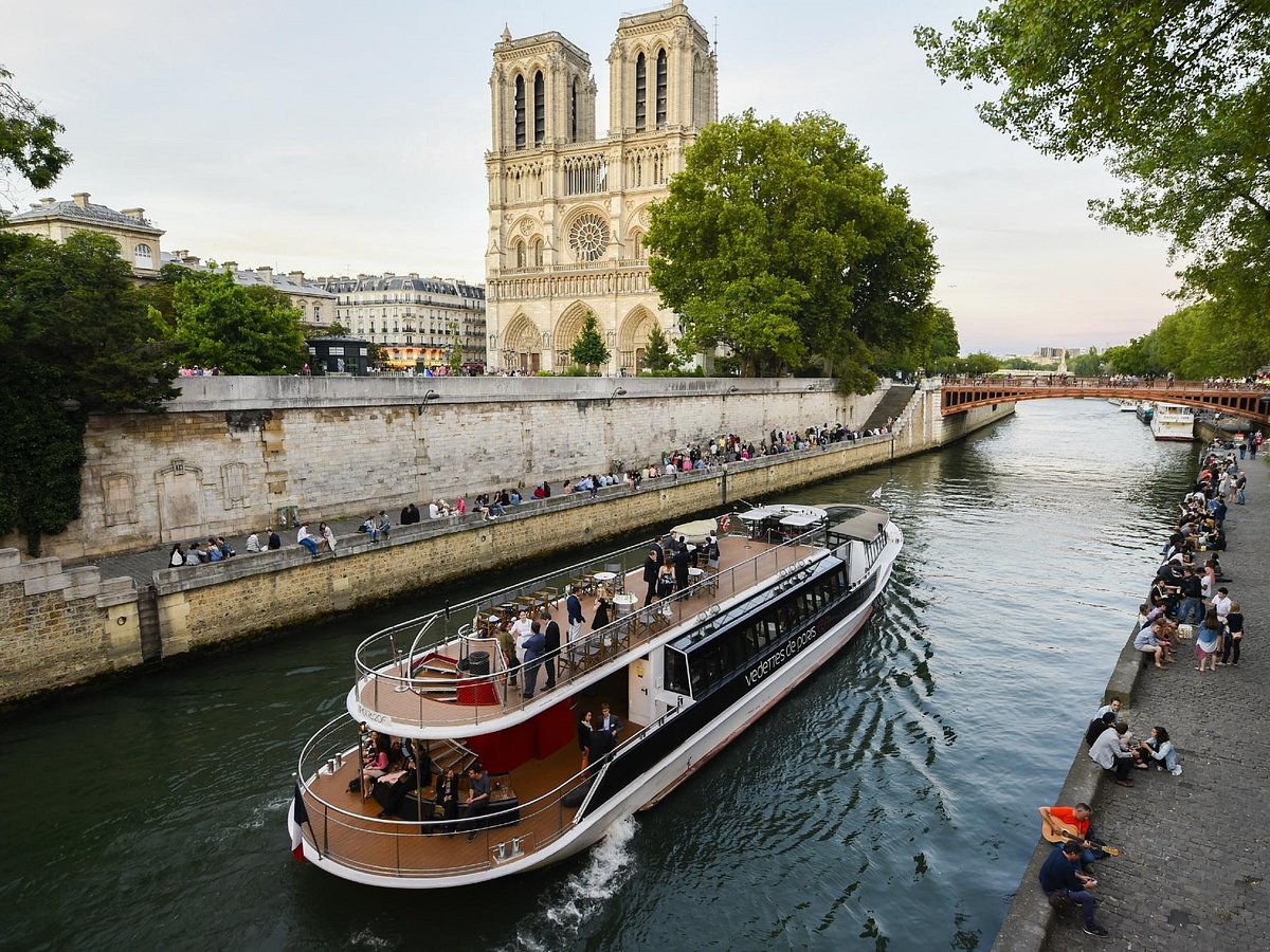 Paris sightseeing cruises