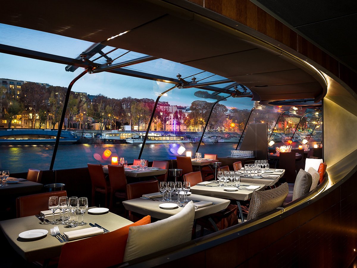 Croisiere Bateaux Parisiens-restaurant.jpg