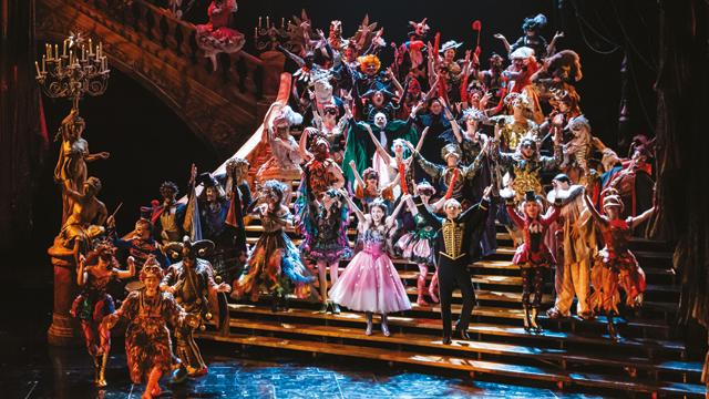 Fantome-de-opera-opera-musical-at-her-majestys-theatre-in-london.jpg