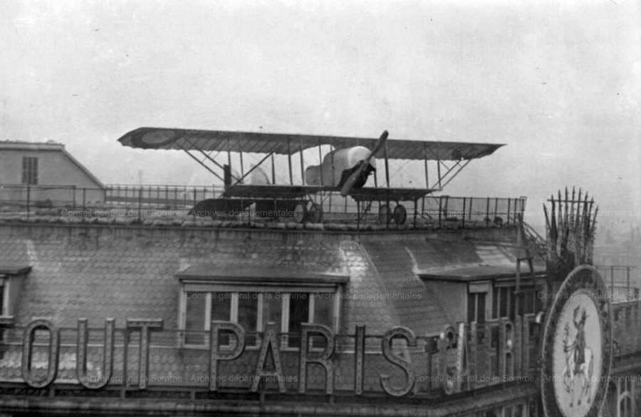 Jules Vedrines-Galeries-lafayette-arret-au-bord-du-toit.jpg
