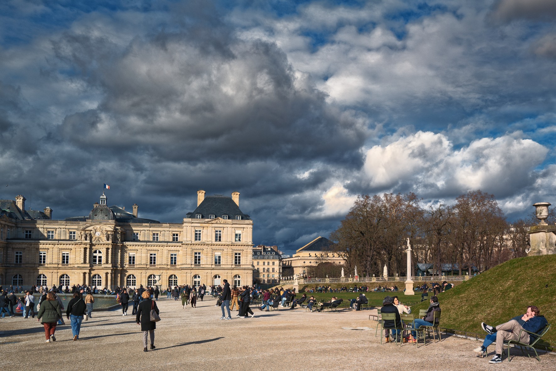 Photos numériques HD-Drama in the skies above Paris 1770x1181 -jpg.jpg