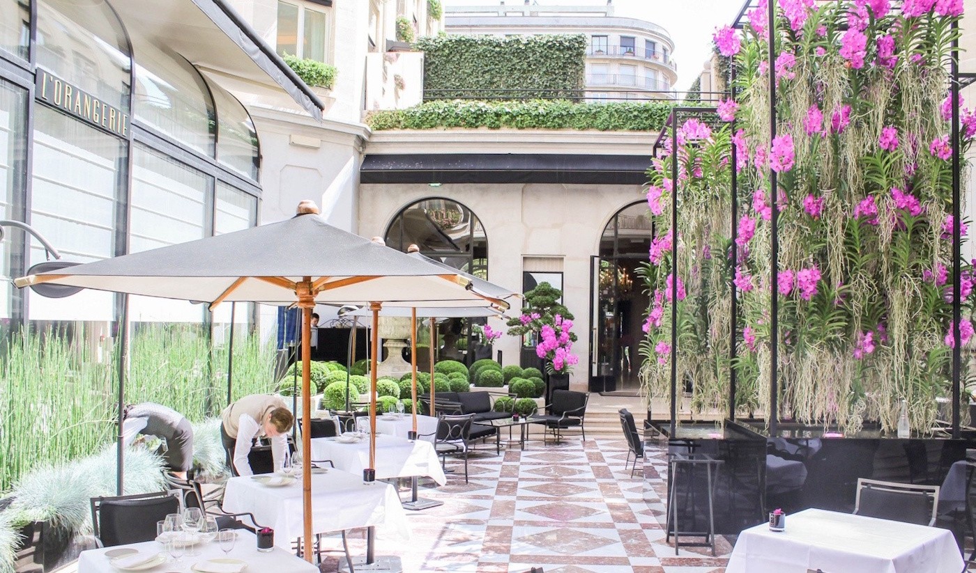 Avenue George VParis-michelin.jpg
