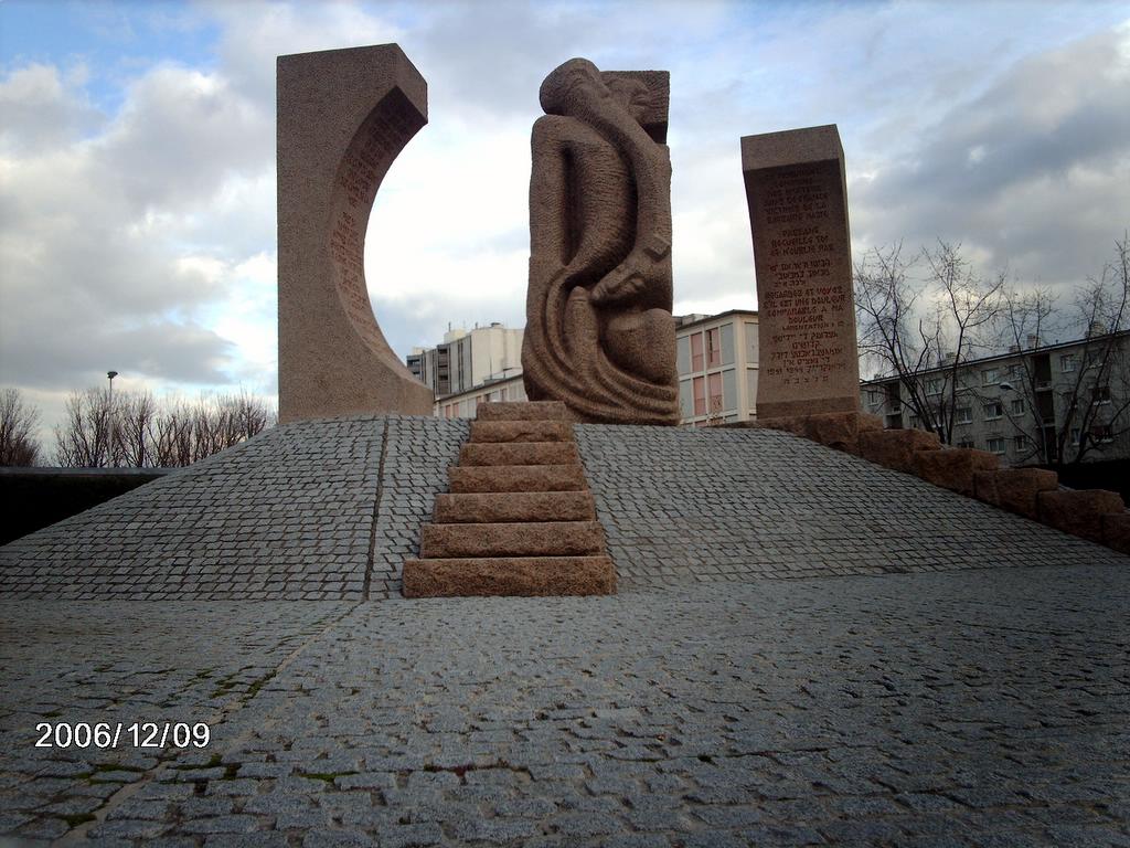 Histoire des juifs de paris-DRANCY_—_Cité_de_la_Muette_2016_(12).jpg