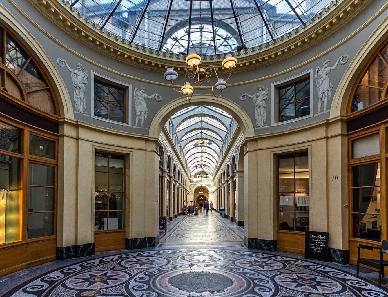 2e arrondissement-galerie-vivienne-le-passage-couvert-le-plus-charmant-de-paris.jpg