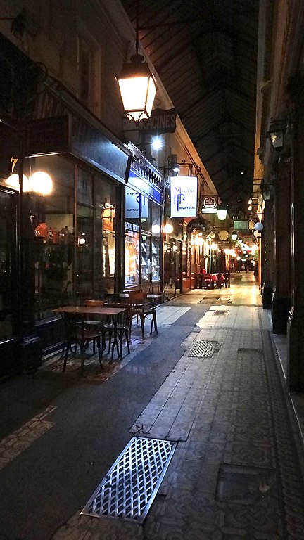 Passage des Panoramas-le soir