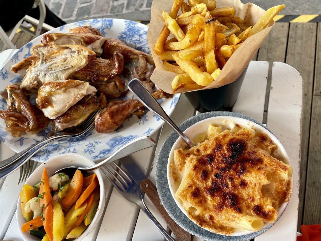 Le Coq et Fils-restaurant-chicken-et-acompagnement.jpg