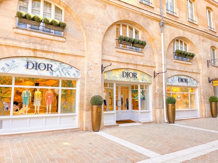 Boutique DIOR Paris Royale-cite-berryer.jpg