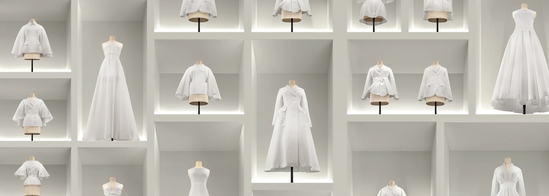 Boutique DIOR Paris Royale-devanture.jpg