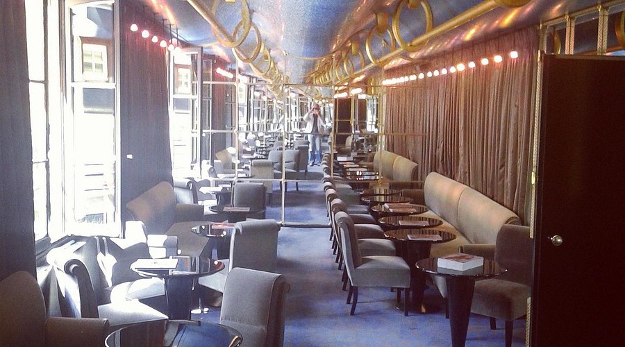village-royale-restaurant-le-village-salle.jpg