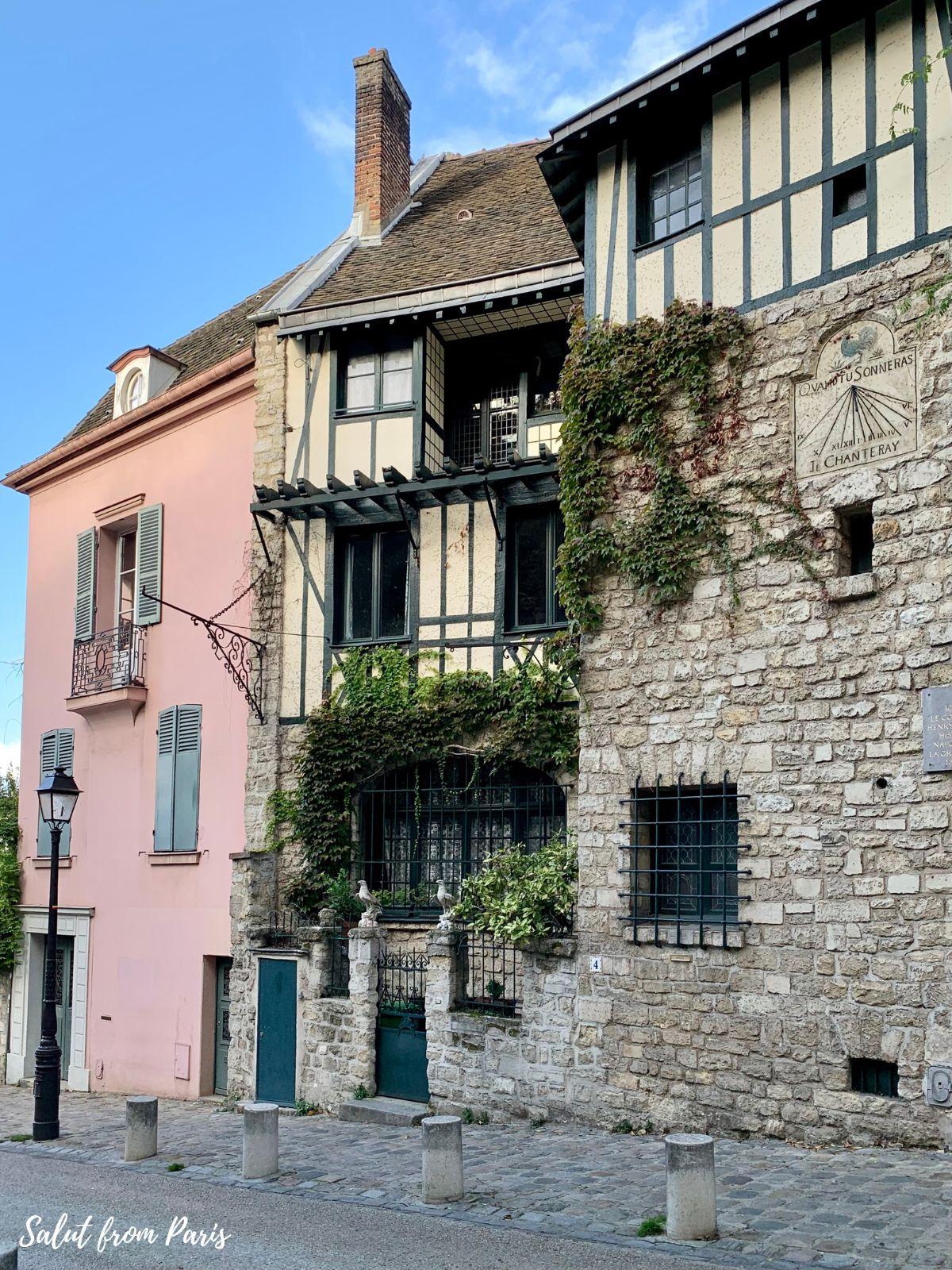 Maison des Aigles à Montmartre-vue-de-la-rue.jpg