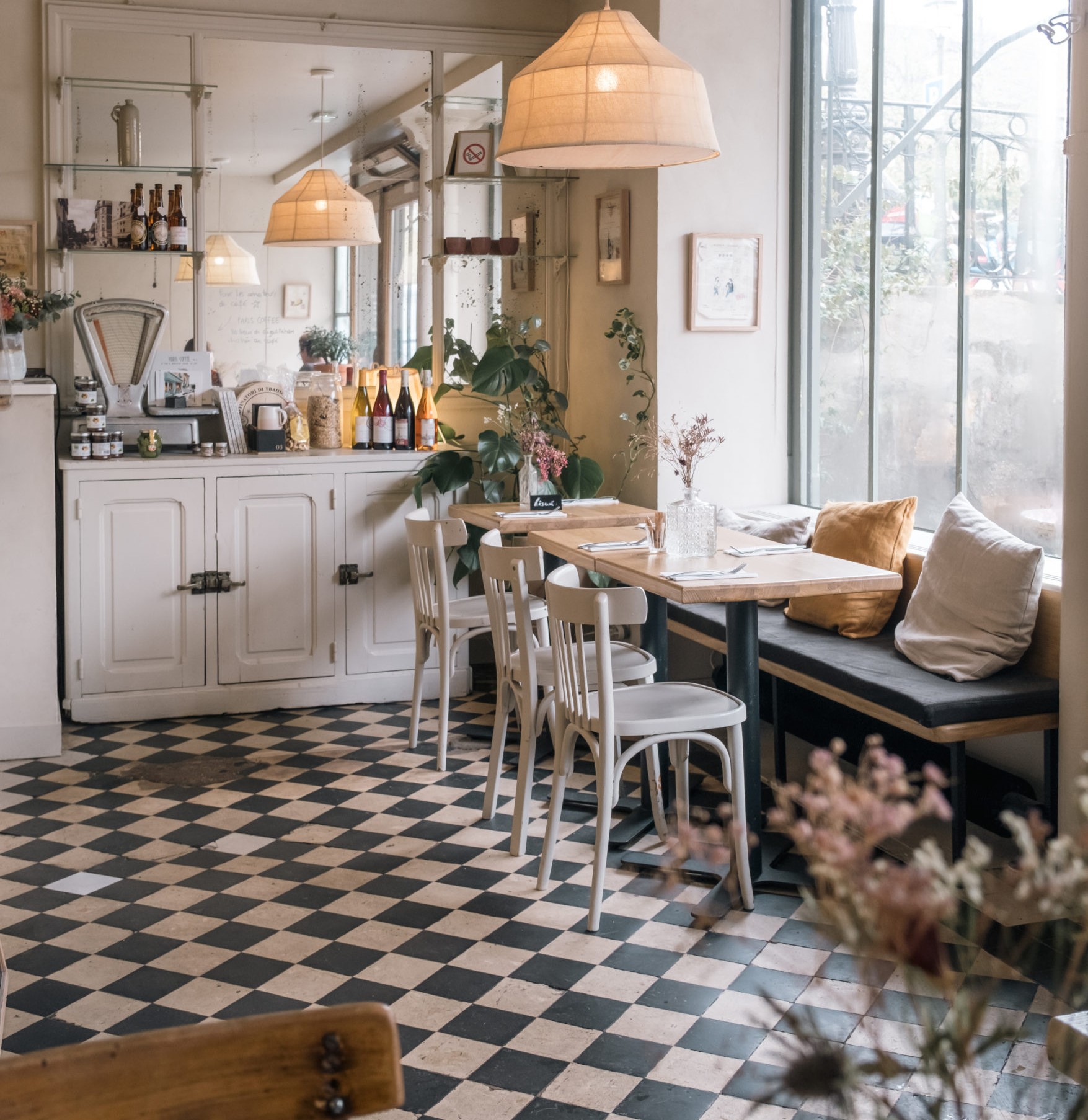 5 Marches-Café cantine-salle-vue-de-loin.jpg