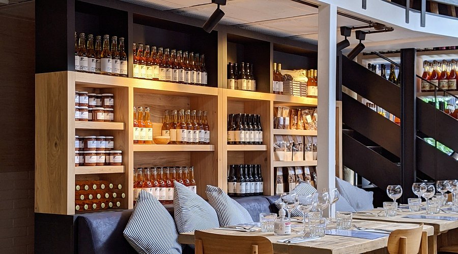 Breizh Café Abbesses-interieur-de-breizh-cafe.jpg