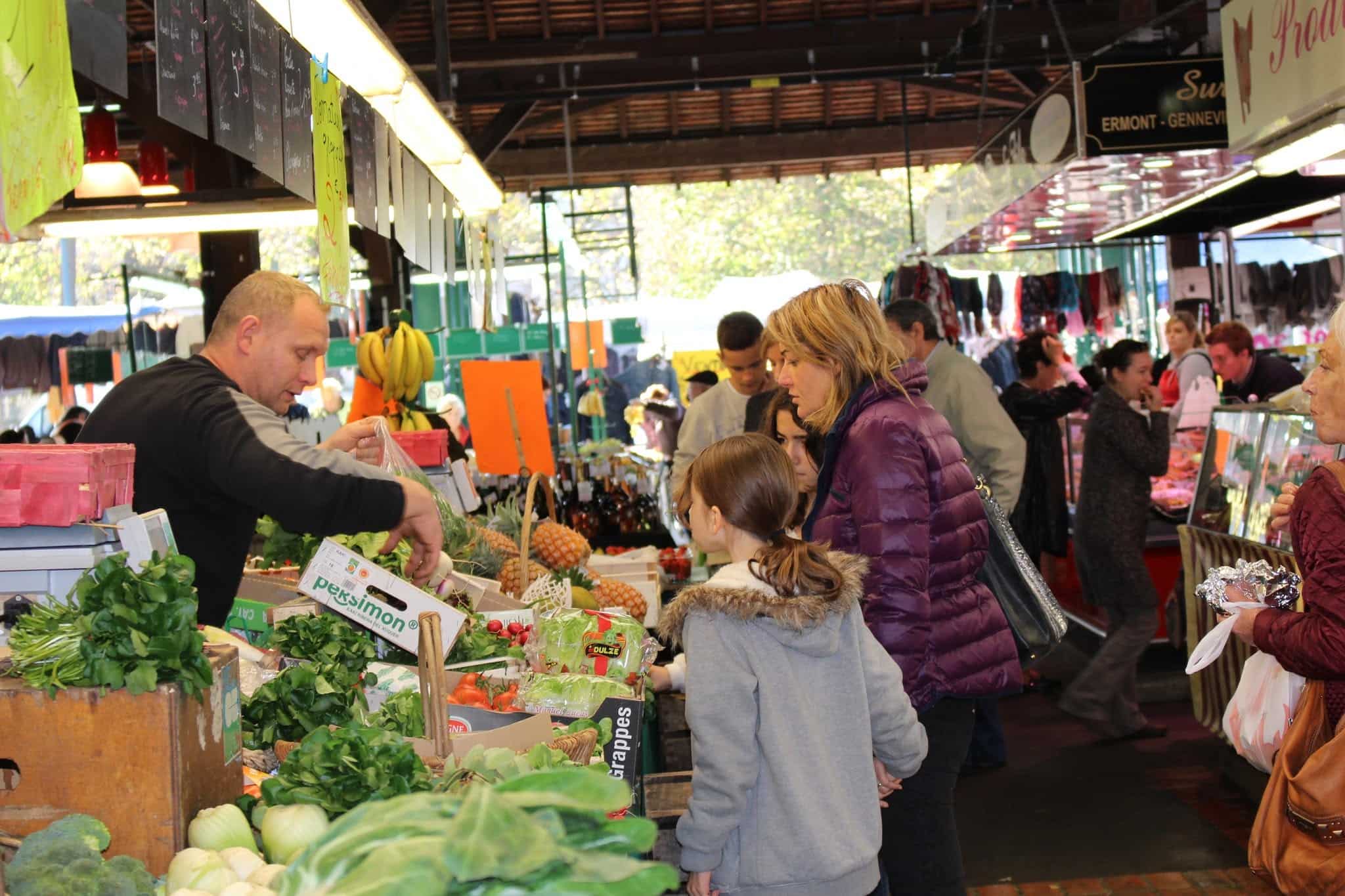 L'Isle Adam-clients-en-pleine-activite.jpg
