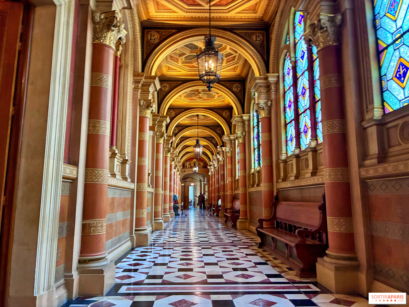Palais de Justice-ile-de-la-cite-galerie.jpg
