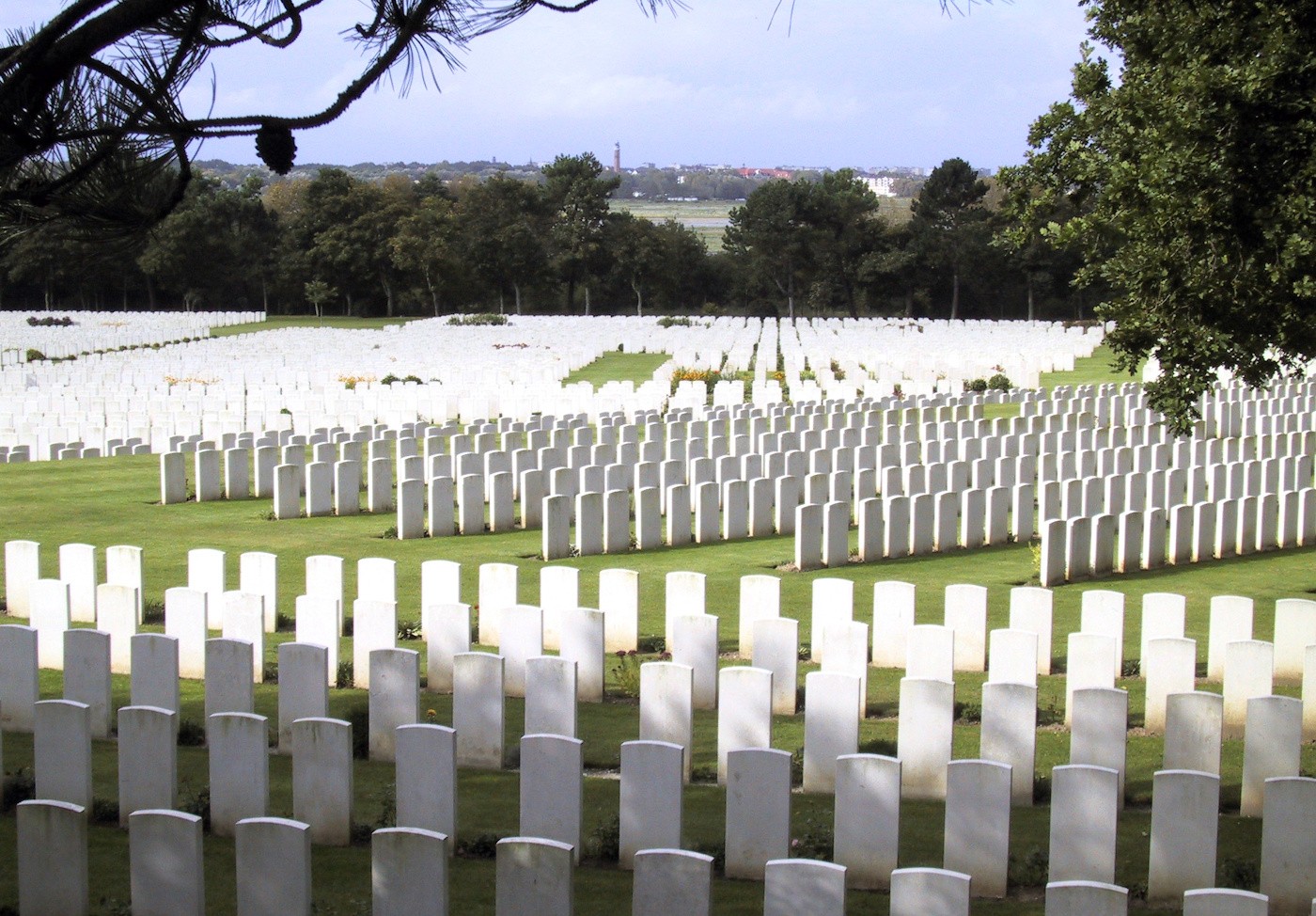 Picardie et Flandre-Etaples-cimetiere-militaire.jpg