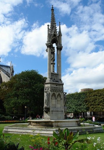 Fontaine de la Vierge-fontaine.jpg