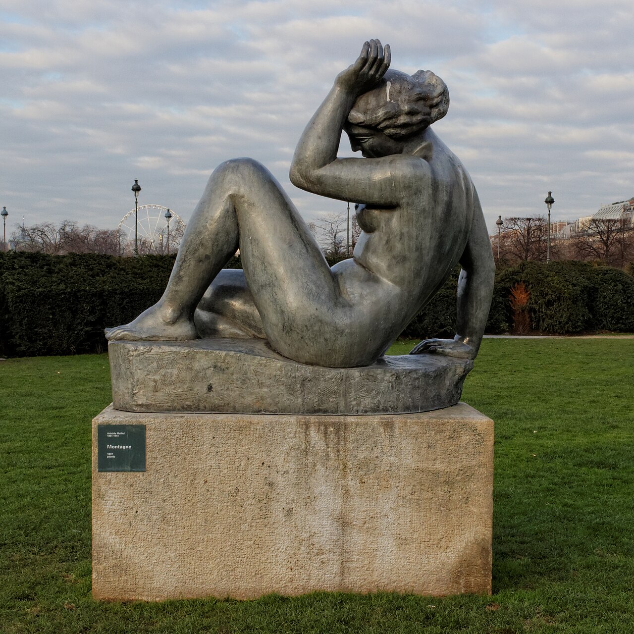Jardin du Carrousel-Aristide_Maillol_-_La_Montagne_-_Plomb_-_1937.jpg
