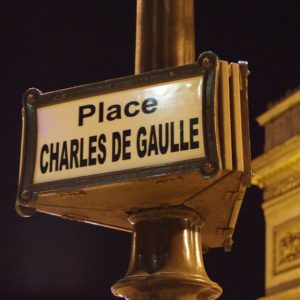 Arc-de-Triomphe-place-Charles-de-Gaulle-sign